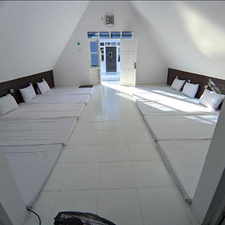 Seger Nusantara Hostel Kalisat Kültér fotó