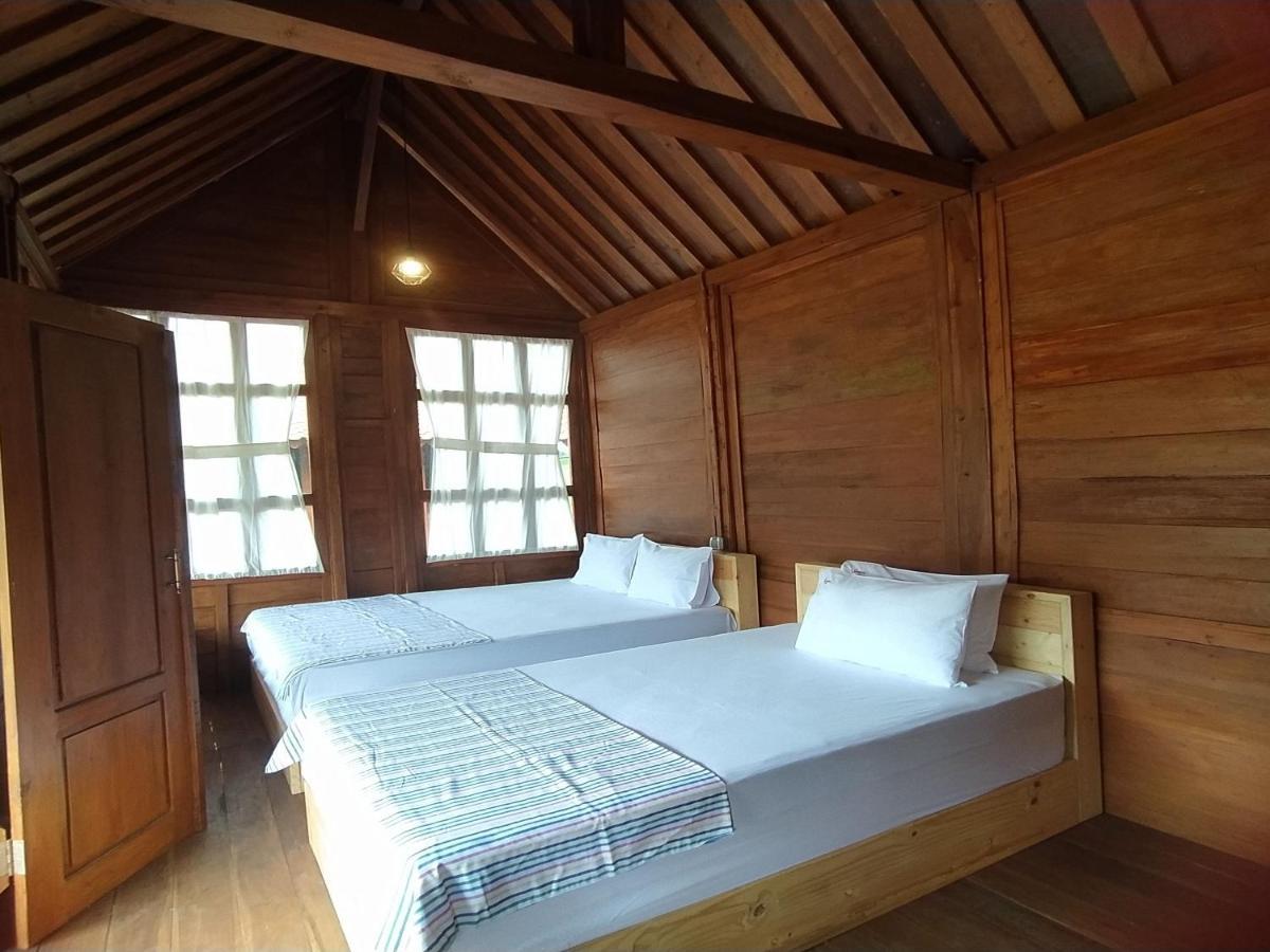Seger Nusantara Hostel Kalisat Kültér fotó