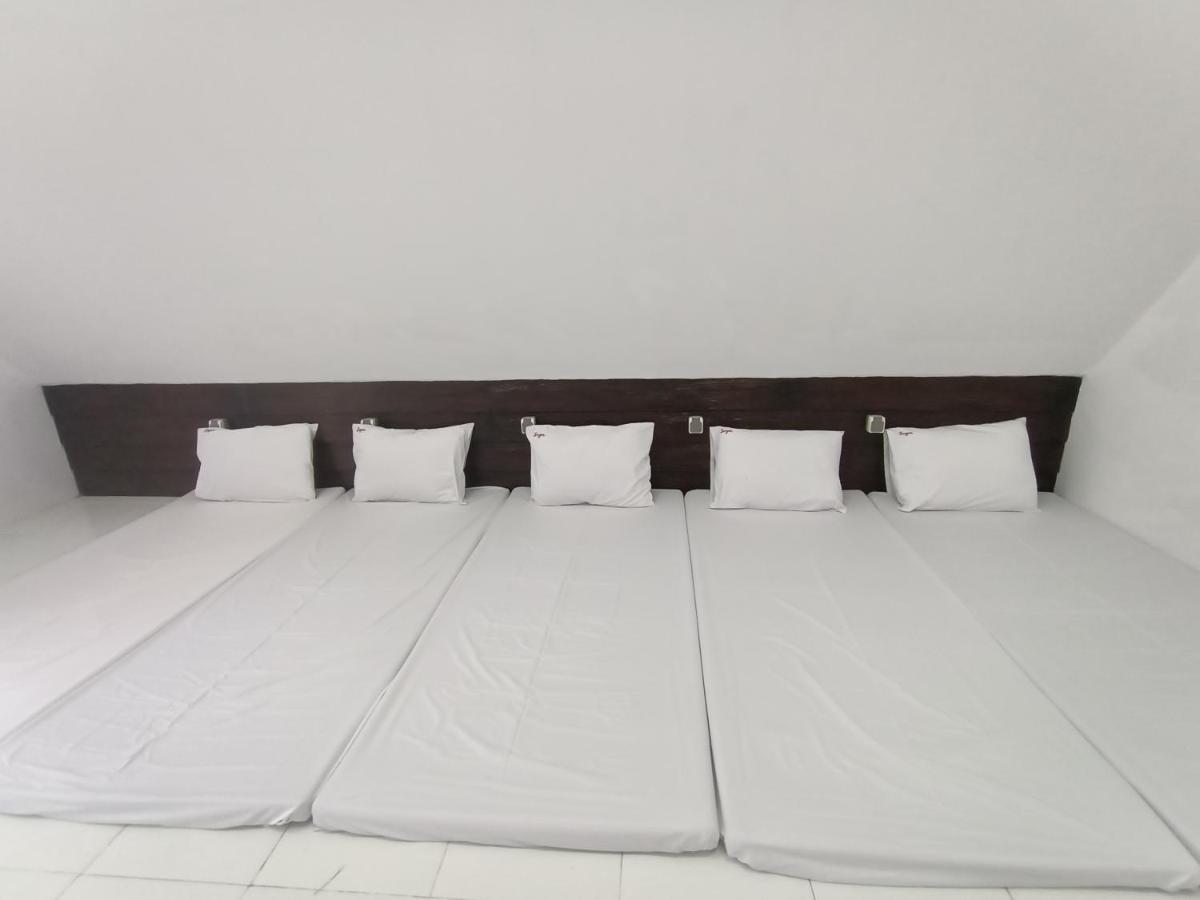 Seger Nusantara Hostel Kalisat Kültér fotó